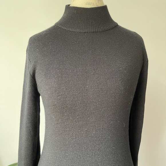 Uniqlo U mock neck knit sweater
Size: XS - Picture 5 of 8